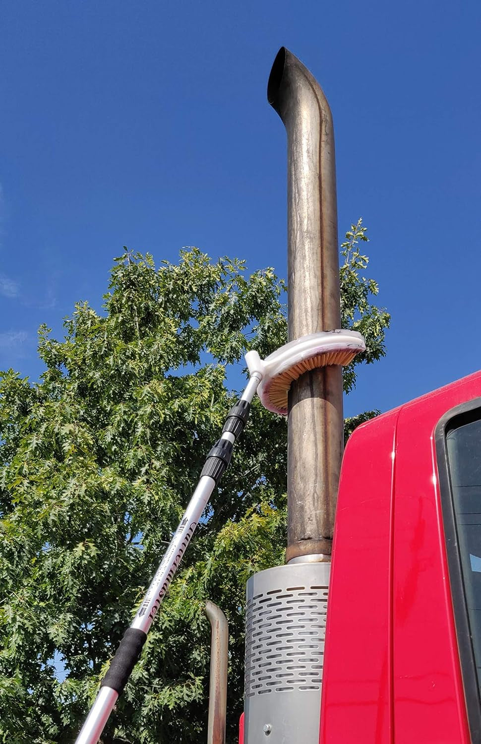 Curved Wash Brush for Exhaust Stack Pipes with Natural Tampico Fiber, Truck Cleaning Brush, Ideal Scrub Brush for Truck Exhaust Stack Pipes ((8"-10" Diameter)